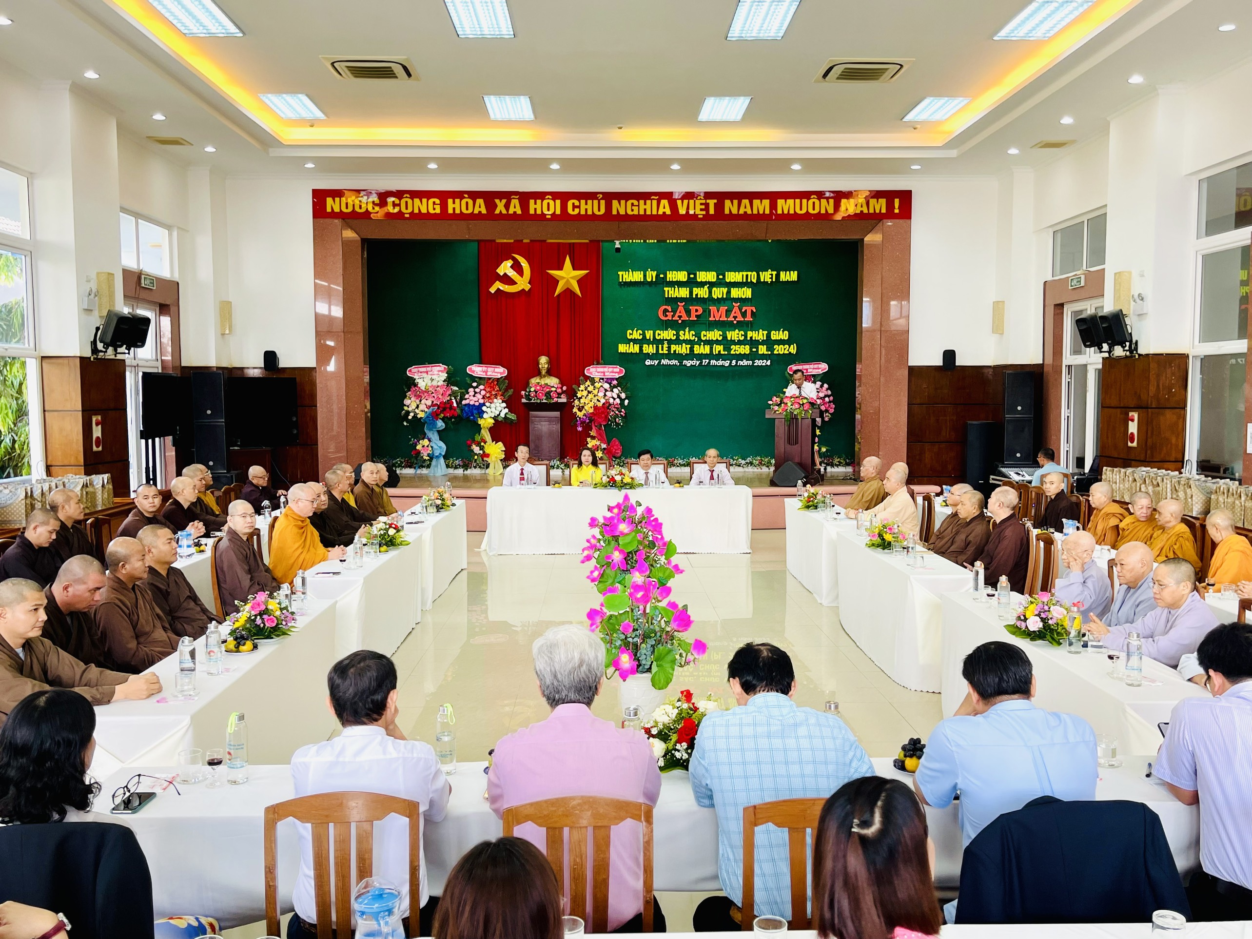 Quy Nhơn: Gặp mặt chức sắc, chức việc Phật giáo nhân Phật đản PL. 2568